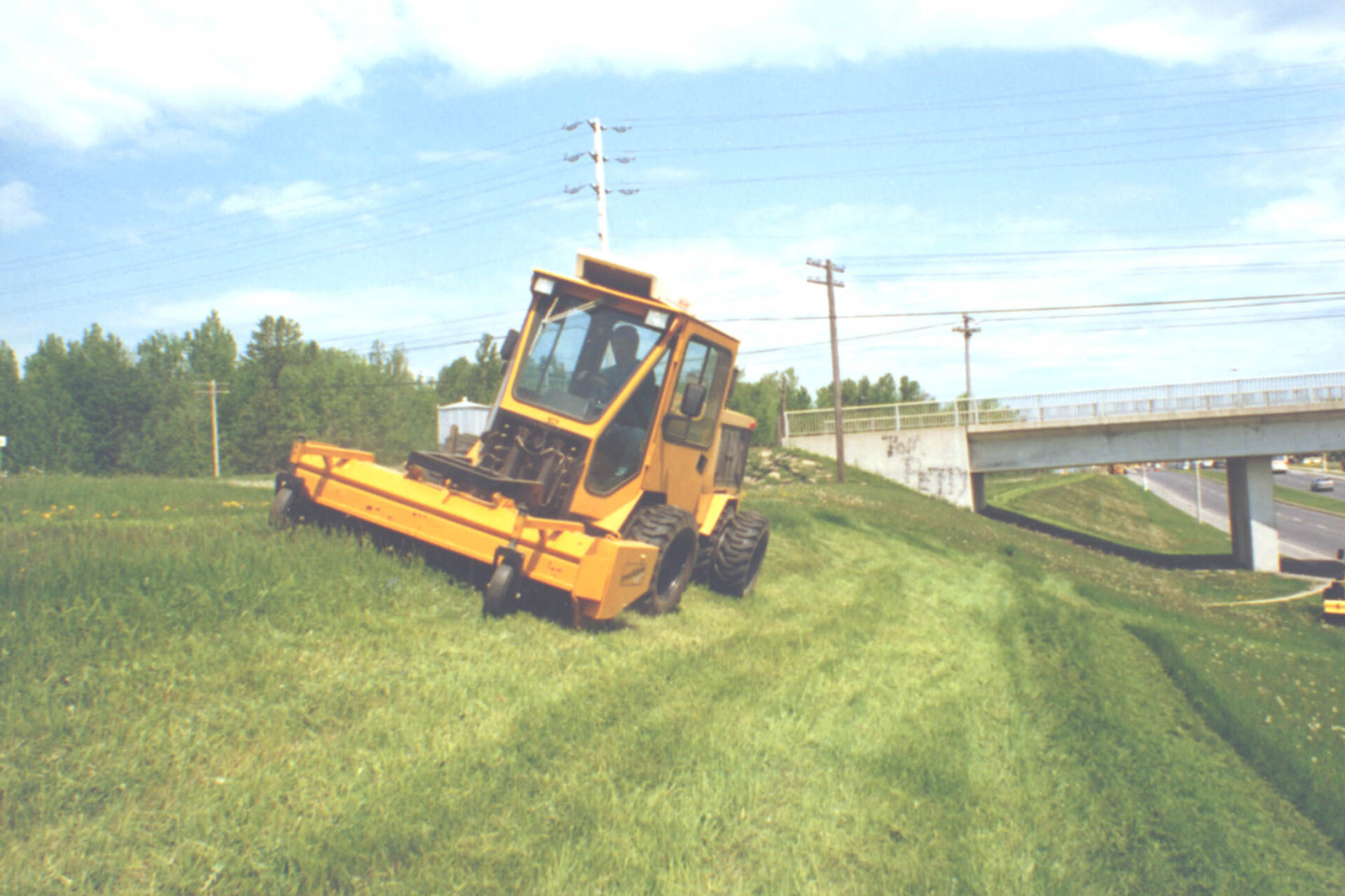 trackless vehicles mt5 tractor machine and front flail mower