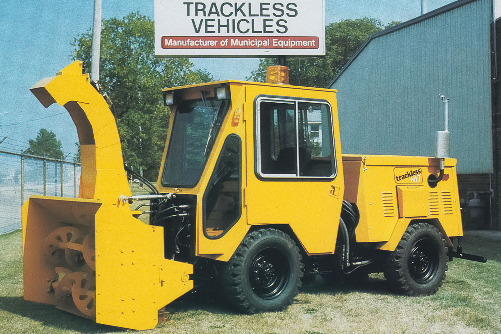 trackless vehicles history mt4 model sidewalk municipal tractor with twin auger snowblower
